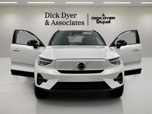 New 2024 Volvo XC40 Recharge Core w/ Protection Package Premier image 9