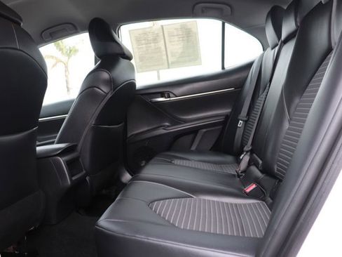 Used 2023 Toyota Camry SE image 12