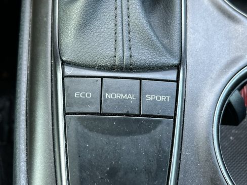 Certified 2024 Toyota Camry SE FWD image 32