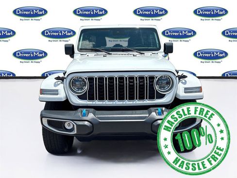 Used 2024 Jeep Wrangler Unlimited Sahara AWD/4WD image 2
