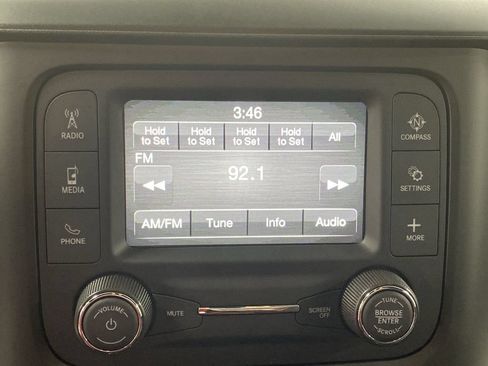 Used 2021 RAM 2500 Tradesman w/ Chrome Appearance Group AWD/4WD image 17