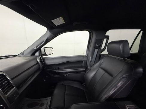 Used 2019 Ford Expedition XLT w/ Equipment Group 201A RWD image 17