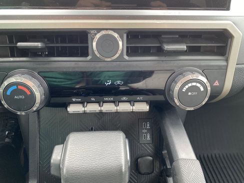 Used 2025 Toyota Tacoma TRD Off-Road image 22