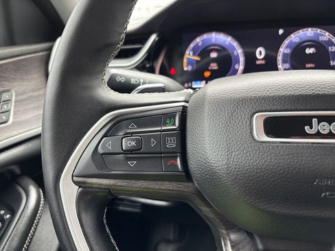 Used 2022 Jeep Grand Cherokee Limited RWD image 11