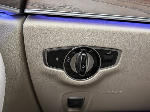 Used 2017 Mercedes-Benz E 300 image 22