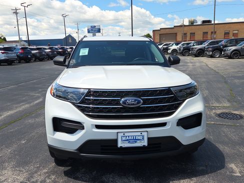 Used 2025 Ford Explorer ST AWD/4WD image 2