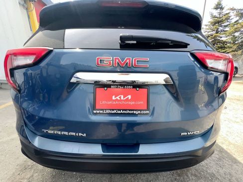 Used 2024 GMC Terrain SLE AWD/4WD image 27