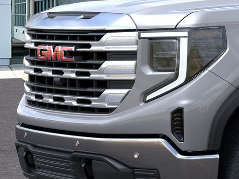 New 2026 GMC Sierra 1500 SLE image 13