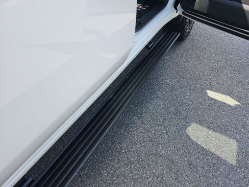 Used 2025 GMC Sierra 2500 AT4 w/ AT4 Premium Plus Package AWD/4WD image 10