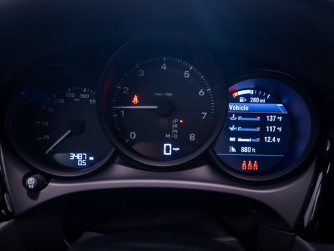 Certified 2026 Porsche Macan AWD/4WD image 22