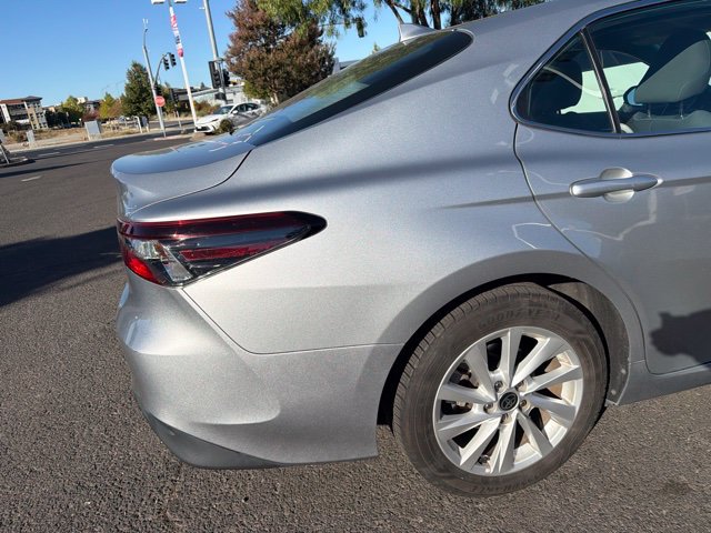 Used 2021 Toyota Camry LE FWD image 12