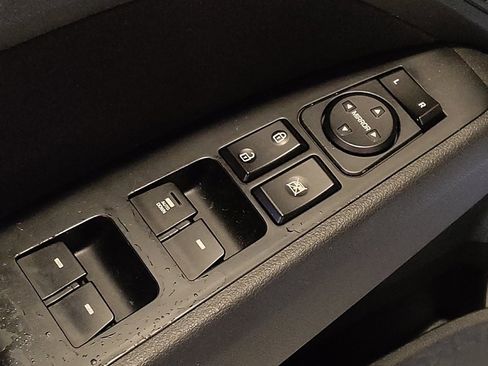 Used 2018 Hyundai Elantra SEL FWD image 27
