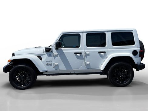 Used 2024 Jeep Wrangler Unlimited Sahara w/ Safety Group AWD/4WD image 2