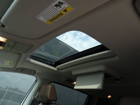 Used 2025 Honda Odyssey Elite image 11