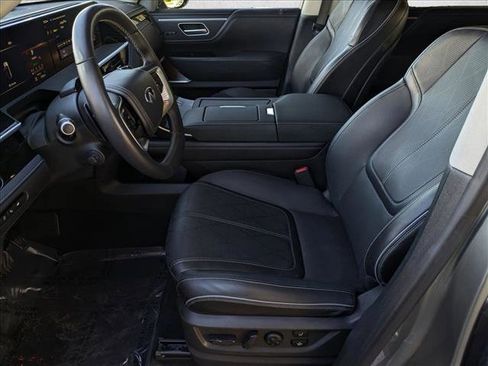 Used 2025 INFINITI QX80 Sensory image 18