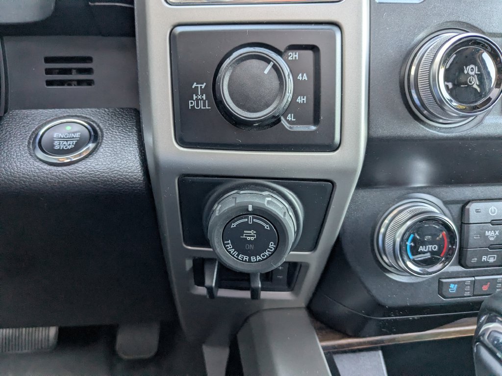 Used 2019 Ford F150 Lariat w/ Equipment Group 502A Luxury AWD/4WD image 21
