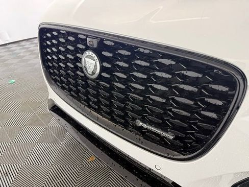 Certified 2025 Jaguar F-PACE R-Dynamic S image 40