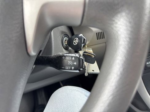 Used 2010 Toyota Corolla LE image 19