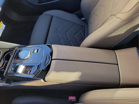 Certified 2026 BMW i5 eDrive40 RWD image 30