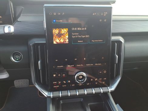 Certified 2025 GMC Acadia AT4 w/ Luxury Package AWD/4WD image 23