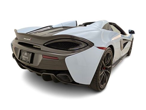 Used 2018 McLaren 570S Spider image 9