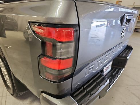 Used 2024 Nissan Frontier SV w/ SV Convenience Package image 33