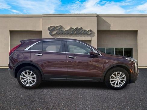 Certified 2023 Cadillac XT4 Luxury w/ Cold Weather Package FWD image 2