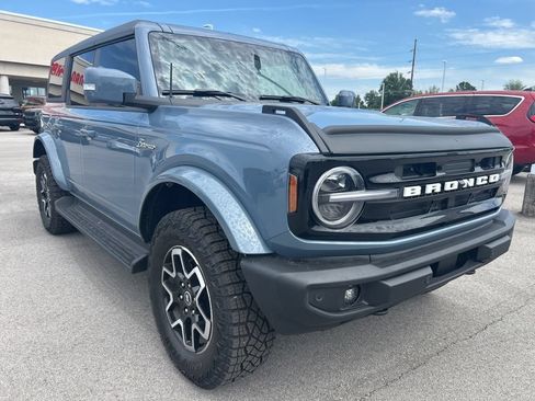 Used 2025 Ford Bronco Outer Banks AWD/4WD image 1