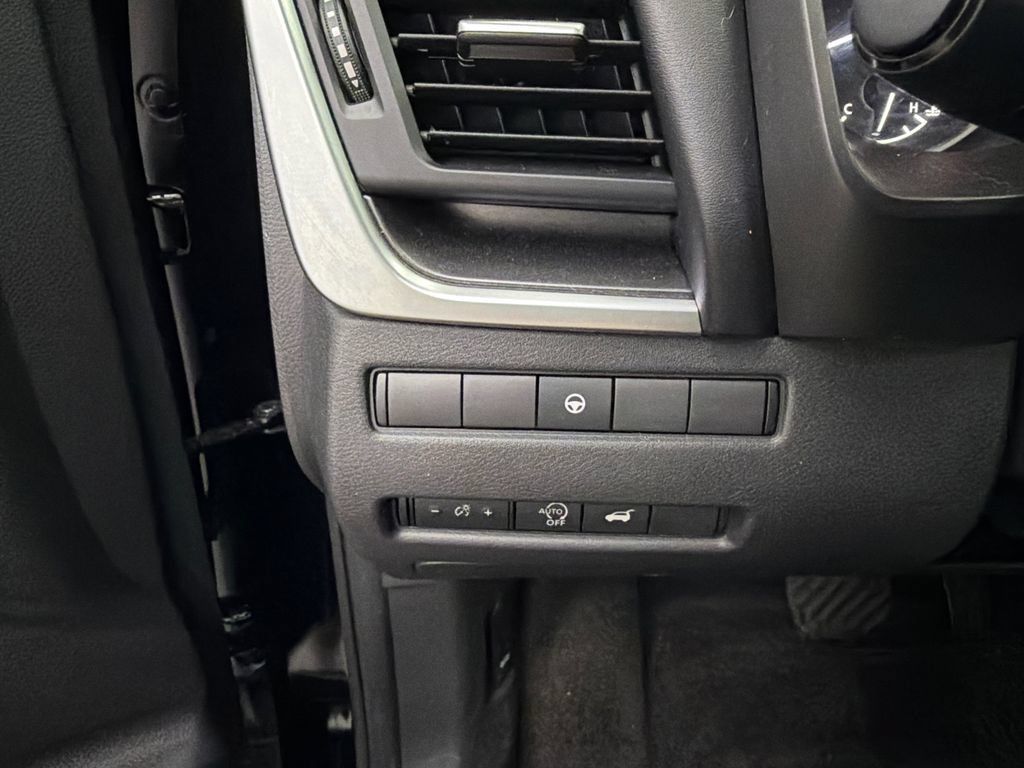 Used 2023 Nissan Rogue SV w/ SV Premium B Package FWD image 33