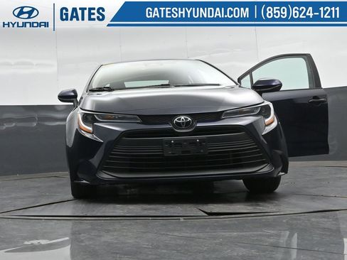 Used 2023 Toyota Corolla LE image 35