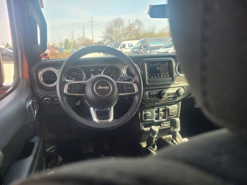 Used 2019 Jeep Wrangler Unlimited Sahara w/ Cold Weather Group image 5