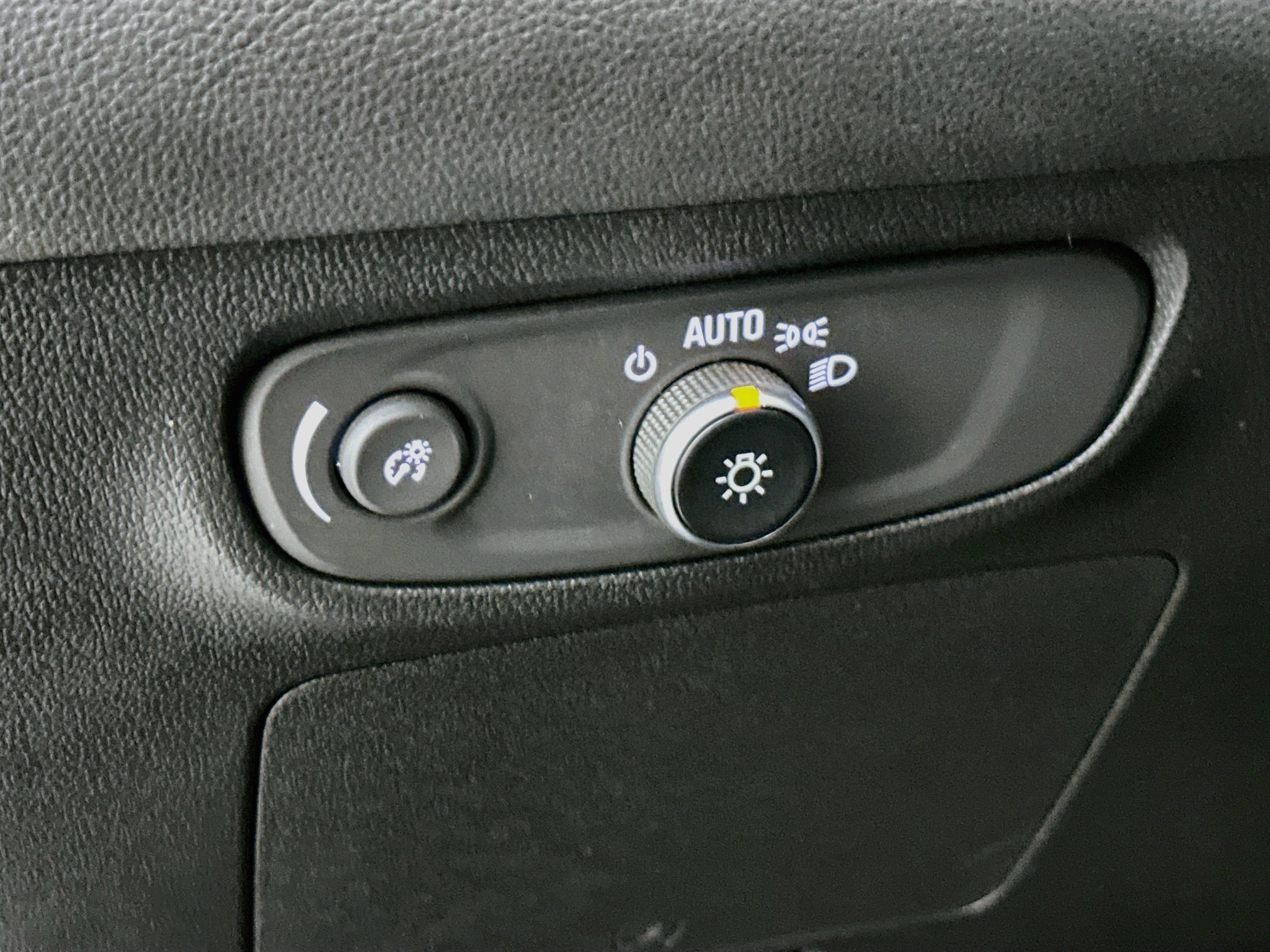 Used 2025 Buick Encore GX Preferred AWD/4WD image 17