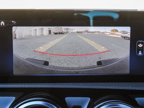 Used 2025 Mercedes-Benz CLA 250 4MATIC image 27