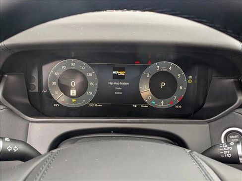 New 2026 Land Rover Range Rover Velar Dynamic SE image 10