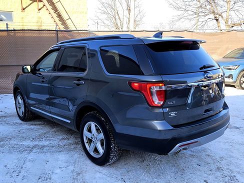 Used 2017 Ford Explorer XLT w/ Equipment Group 202A image 5