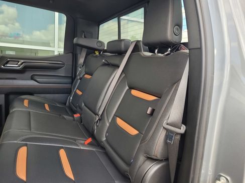 Used 2024 GMC Sierra 1500 AT4 w/ Technology Package AWD/4WD image 14