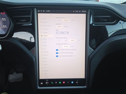 Used 2018 Tesla Model X 75D image 22