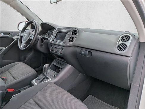 Used 2017 Volkswagen Tiguan S FWD image 22