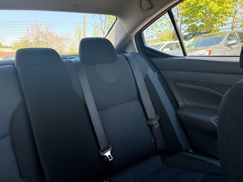 Used 2025 Nissan Versa SV image 32