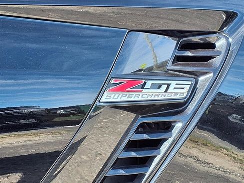 Used 2015 Chevrolet Corvette Z06 w/ 2LZ Preferred Equipment Group image 11