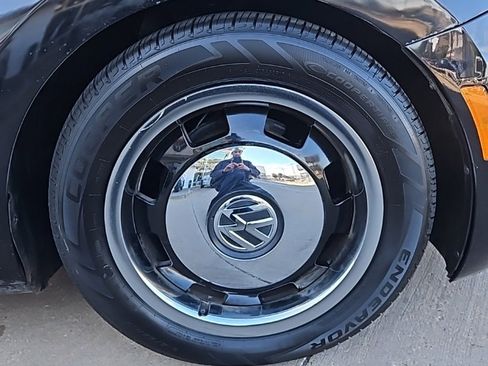 Used 2018 Volkswagen Beetle 2.0T Coast image 9