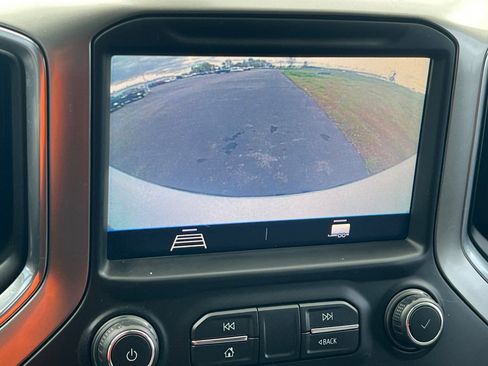 Used 2021 Chevrolet Silverado 1500 LT AWD/4WD image 19