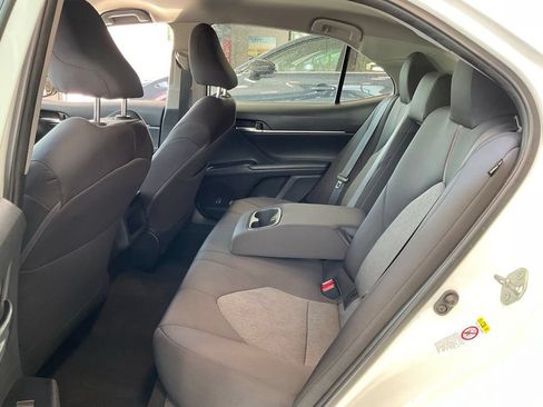 Used 2019 Toyota Camry LE FWD image 20