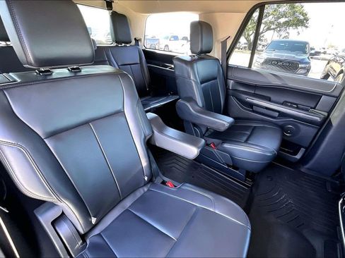 Certified 2023 Ford Expedition XLT image 22