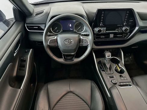 Used 2022 Toyota Highlander XSE image 10