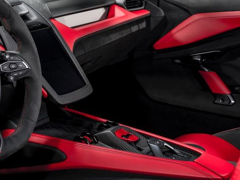 Used 2025 Lamborghini Revuelto image 22