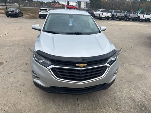 Used 2018 Chevrolet Equinox LT image 3