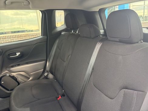 Used 2018 Jeep Renegade Altitude AWD/4WD image 35