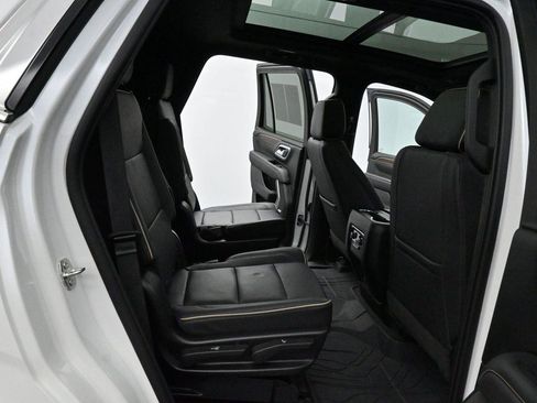 Used 2023 Chevrolet Tahoe Premier AWD/4WD image 38