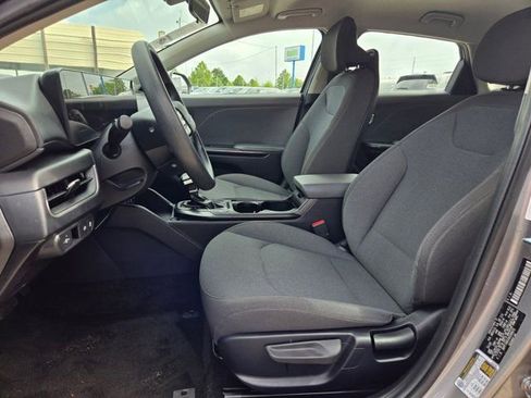 Used 2025 Kia K4 LXS image 23